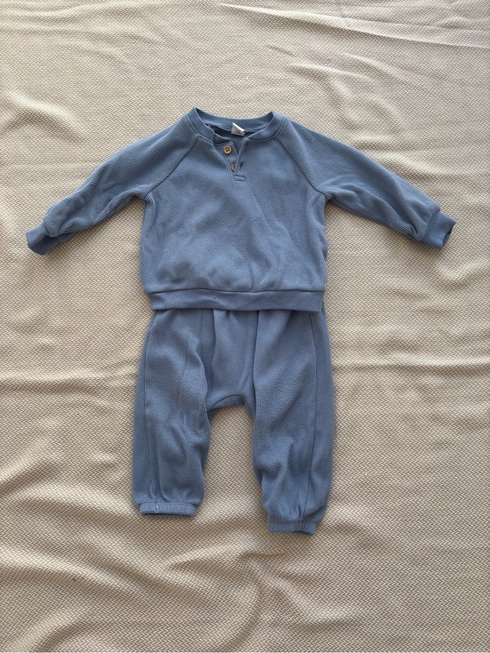 Old Navy Matching Sweatsuit Set with Barrel Leg Size 12-18M
